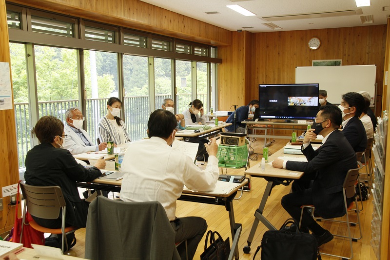 第7回青梅市総合長期計画審議会の様子