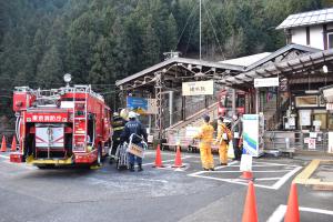 滝本駅前