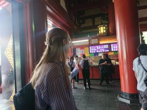 浅草寺中