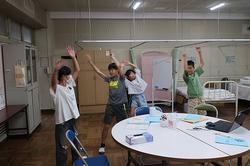 運動会に向けて体操の確認の画像