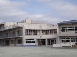 新校舎　平成25年6月に完成の画像