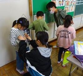1年生のお世話(6年生)の画像2