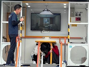 防火扉・起震車体験の画像5