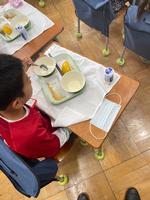 初めての給食の画像1