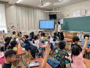 2年1組の国語の授業の画像2
