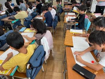 2年1組の国語の授業の画像3