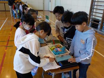 おもちゃランドと図書館見学の画像6