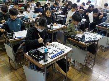 11月22日（金曜日）理科と習字の画像2