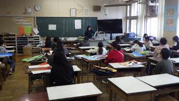 11月8日（金曜日）図工　「キラキラタワー」の画像1