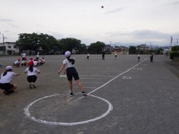 5月27日（月曜日）体力テスト　「ソフトボール投げ」の画像2