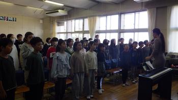 小学校音楽会の画像