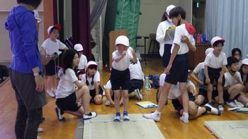 6学年　1年生の体力テストのお手伝い（6月3日）の画像4