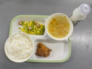 給食の写真
