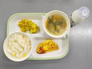給食の写真