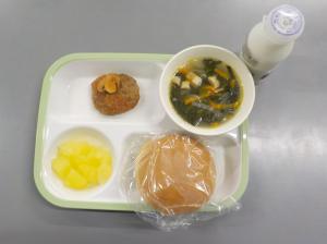 給食の写真