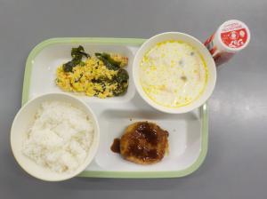 給食の写真