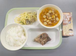 給食の写真