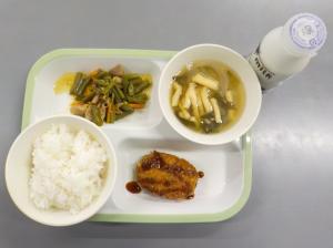 給食の写真