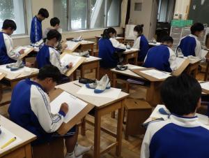 美術授業の様子1