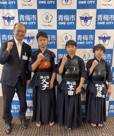 7月25日表敬訪問（全国道場少年剣道大会出場選手）の写真