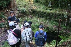 山の井戸