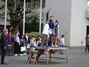 全校1