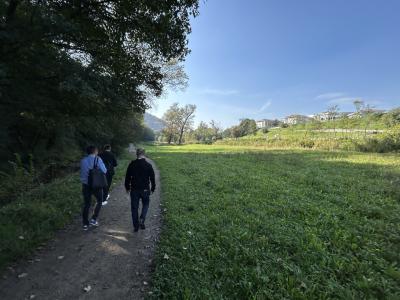 ハイキングコースを移動中の写真