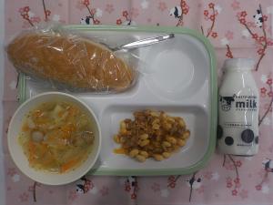 給食の写真