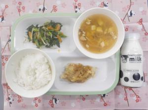 給食の写真