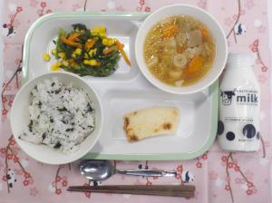 給食の写真