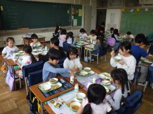 給食4