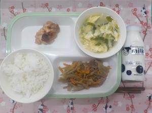 給食の写真